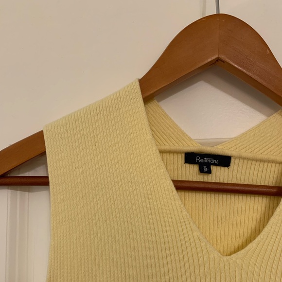 Knit Sleeveless Top - Picture 2 of 3